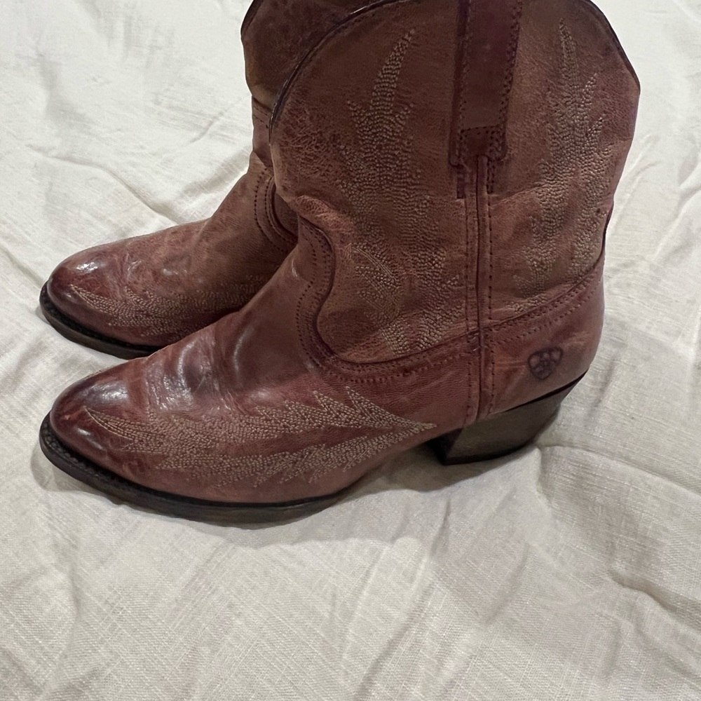 Ariat Rustic Brown Heeled Boots